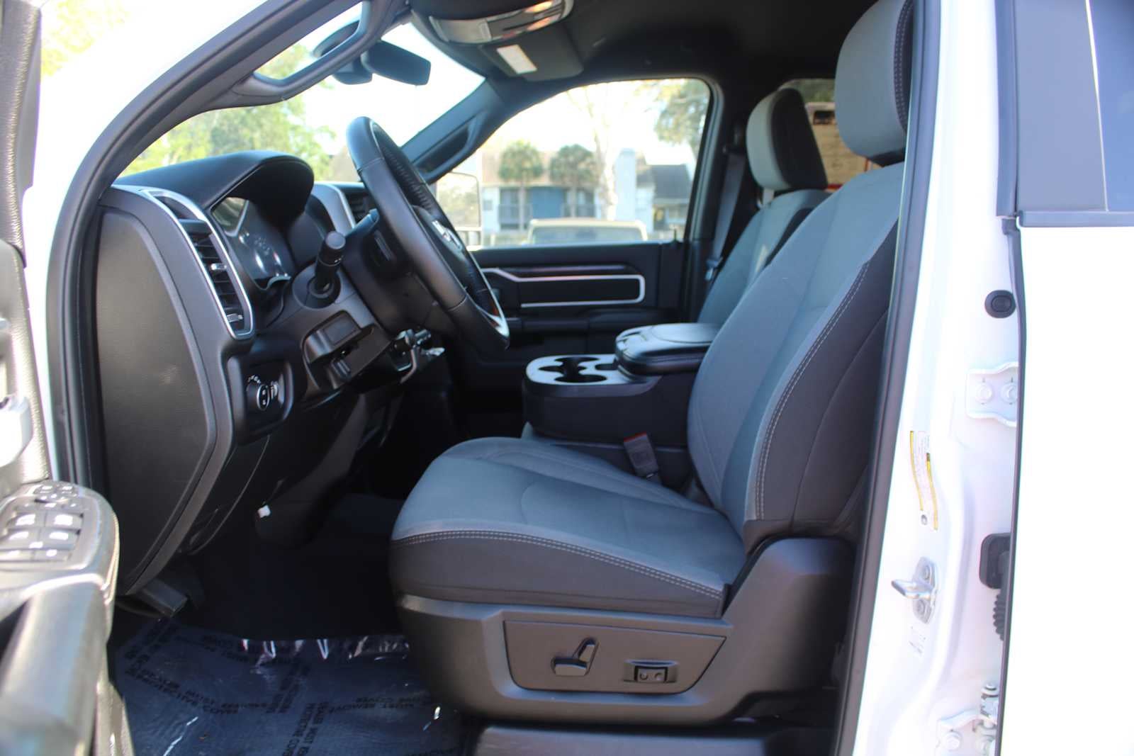 2024 RAM 2500 Big Horn Crew Cab 4x4 8' Box