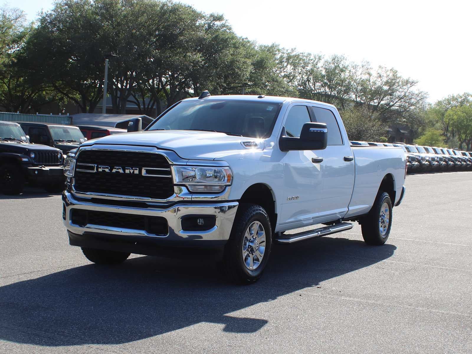 2024 RAM 2500 Big Horn Crew Cab 4x4 8' Box