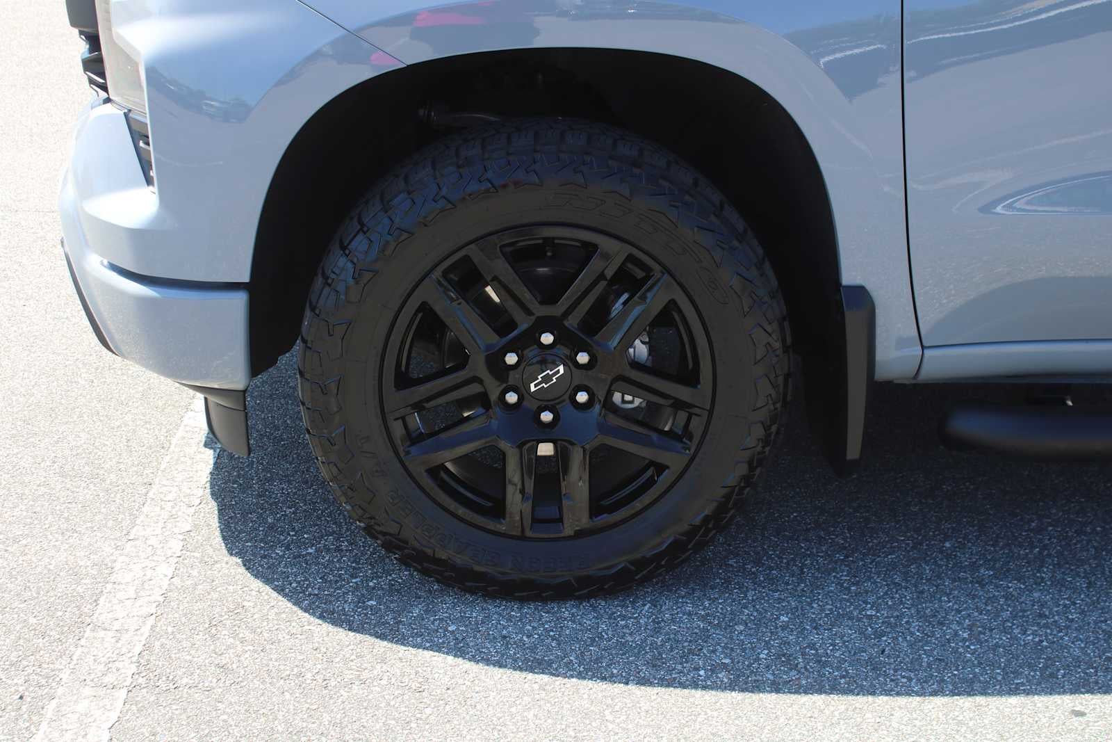 2024 Chevrolet Silverado 1500 4WD Crew Cab Short Bed Custom