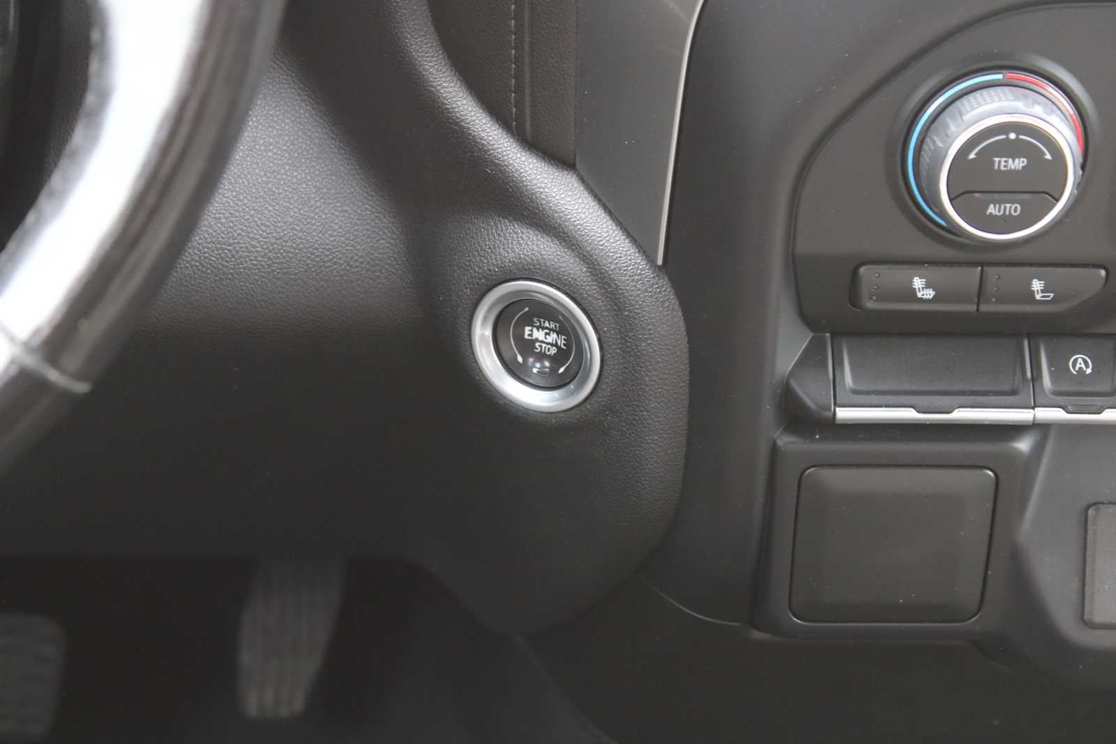 2022 Chevrolet Silverado 1500 LTD 4WD Crew Cab Short Bed LT with 2FL