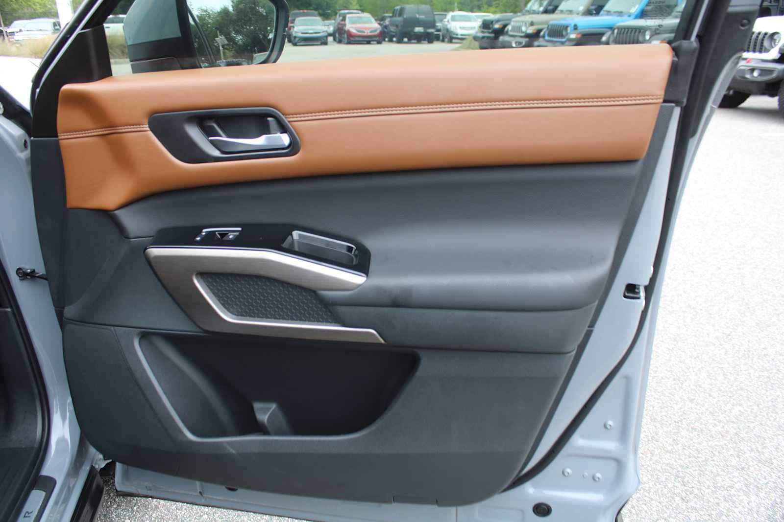 2025 Nissan Pathfinder Platinum FWD