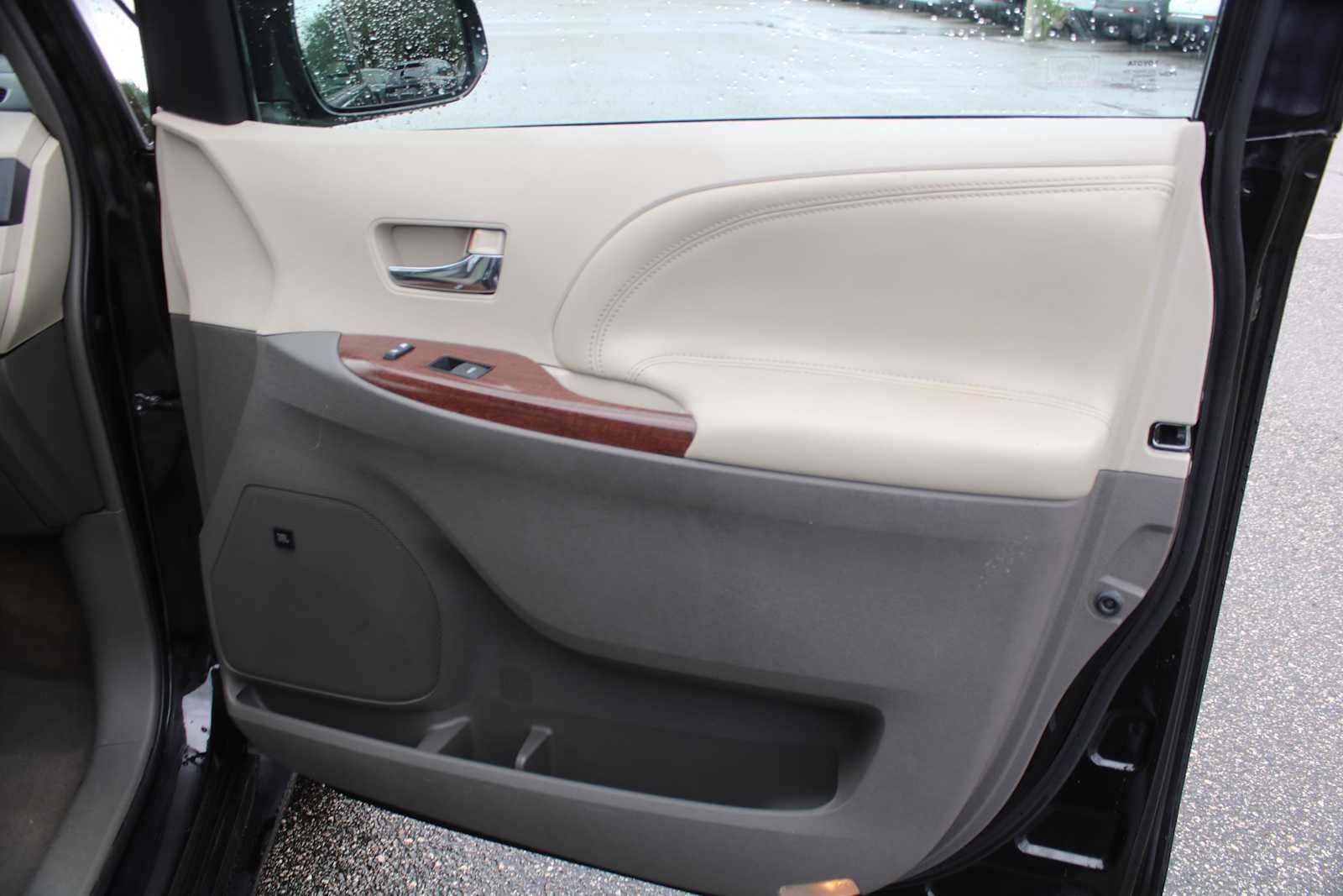 2013 Toyota Sienna Ltd