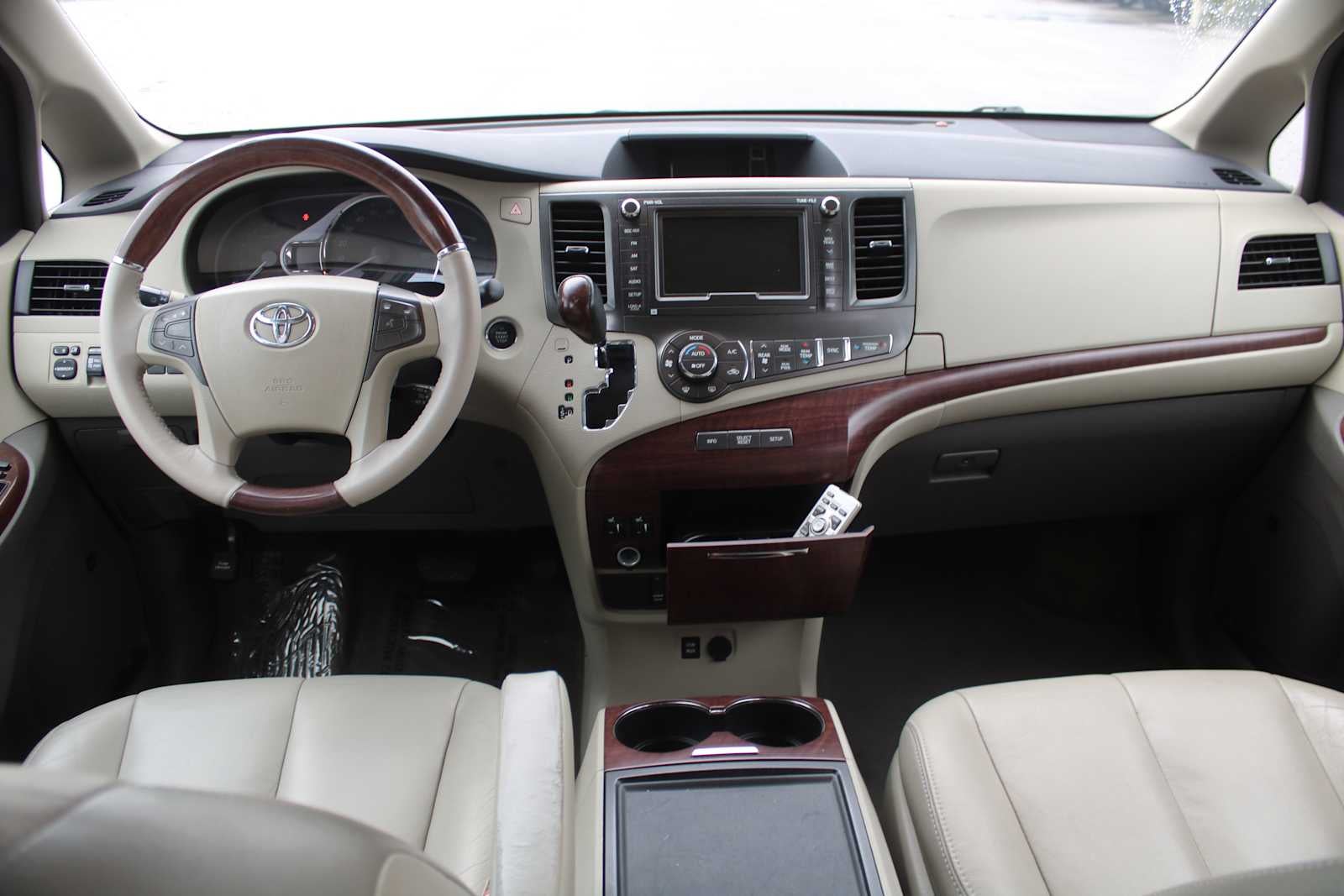 2013 Toyota Sienna Ltd