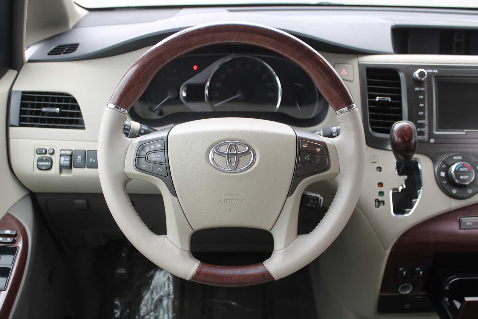 2013 Toyota Sienna Ltd