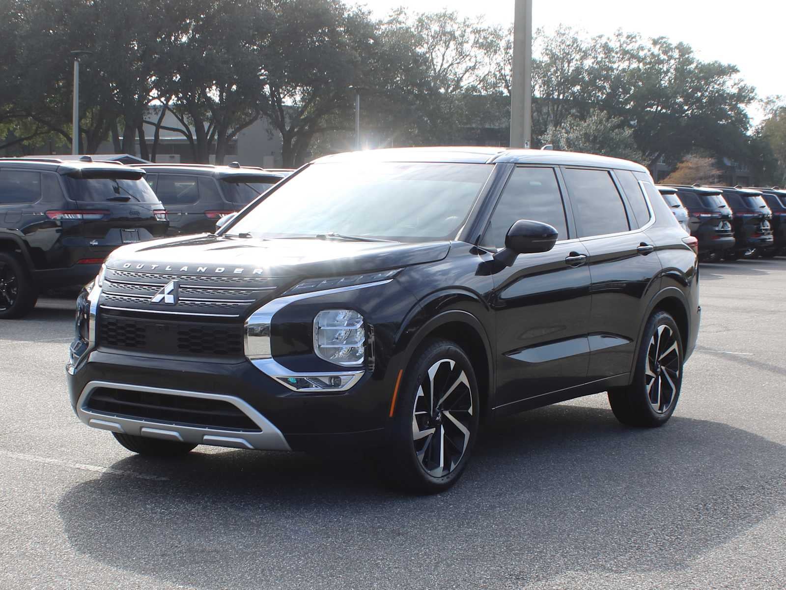 2024 Mitsubishi Outlander SE