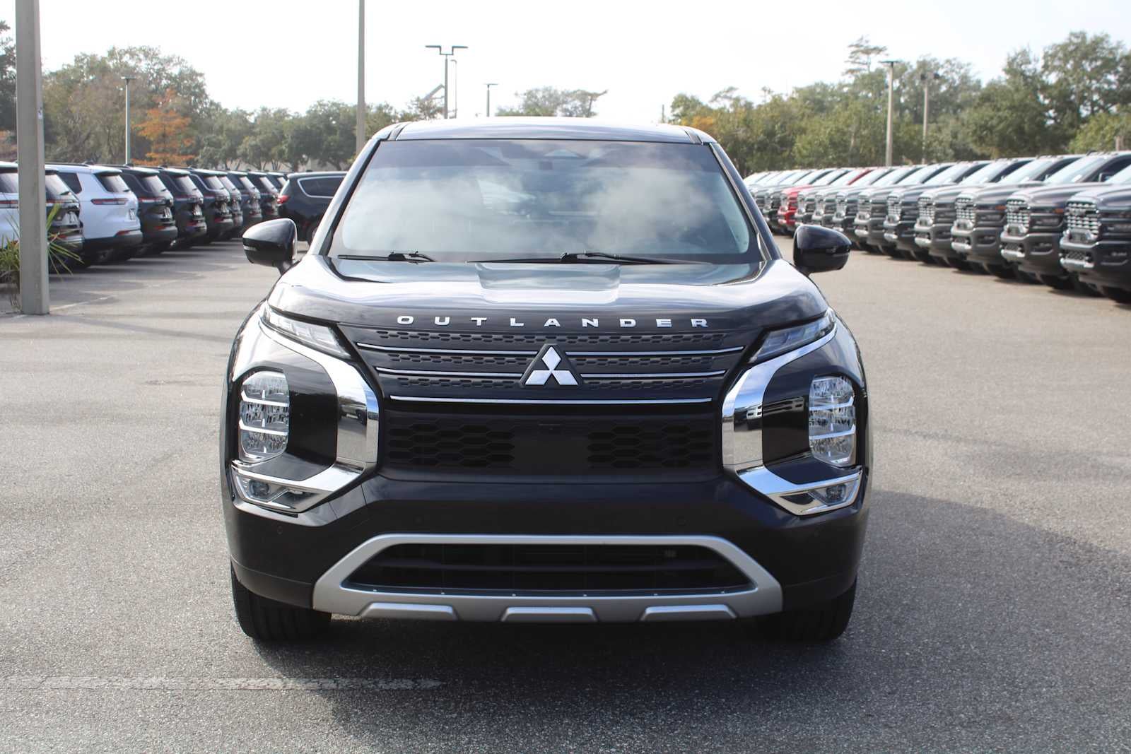 2024 Mitsubishi Outlander SE