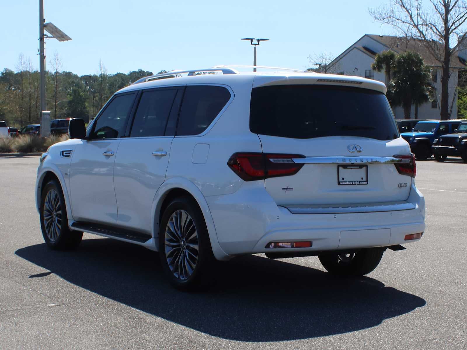 2019 INFINITI QX80 LUXE