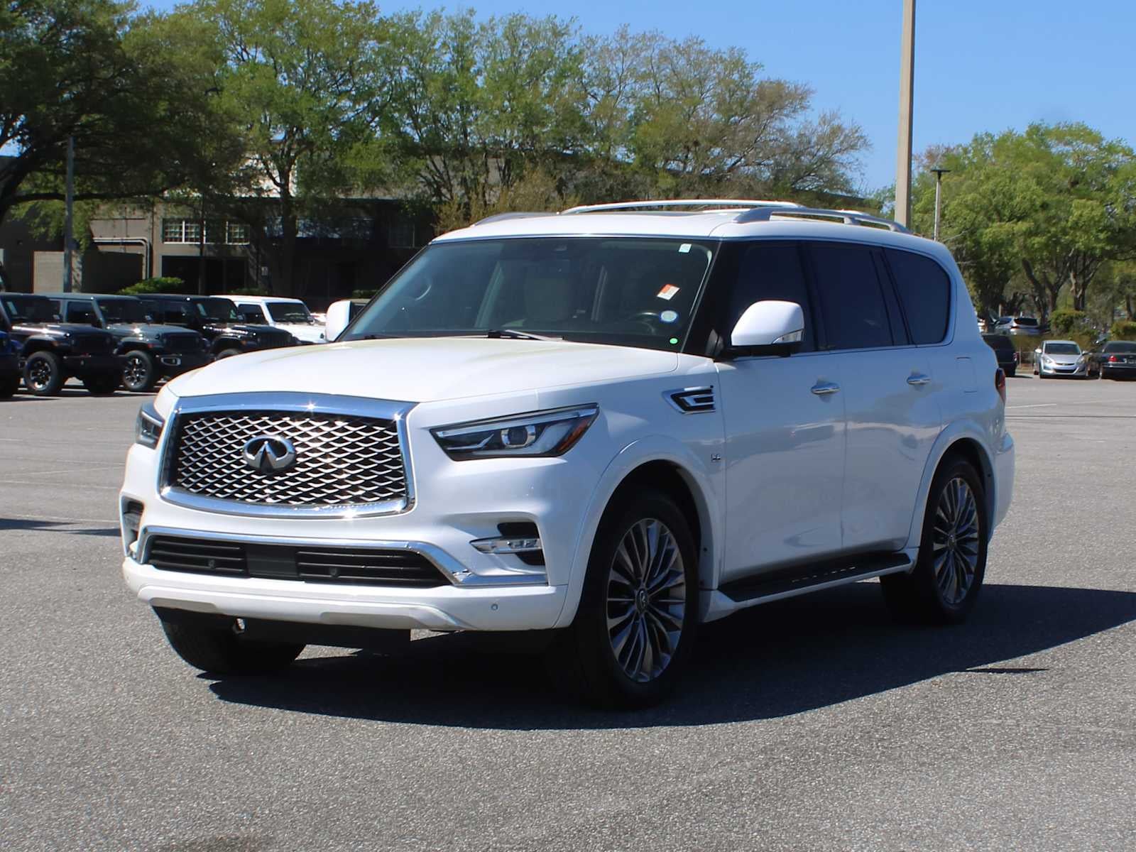 2019 INFINITI QX80 LUXE