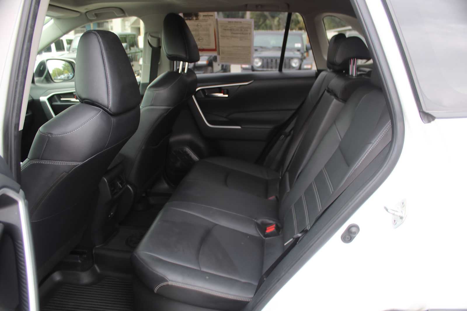 2023 Toyota RAV4 Hybrid XLE Premium