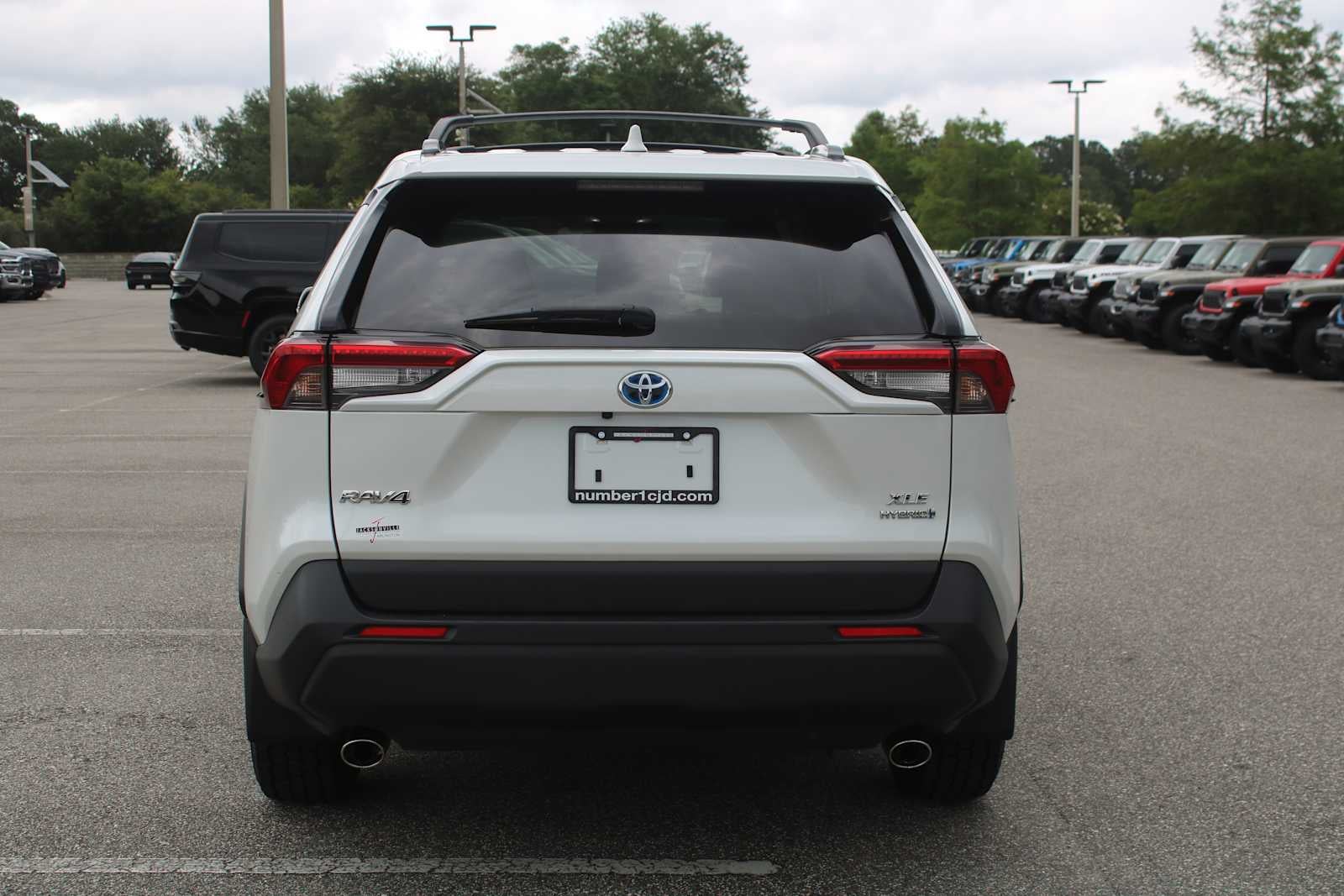 2023 Toyota RAV4 Hybrid XLE Premium