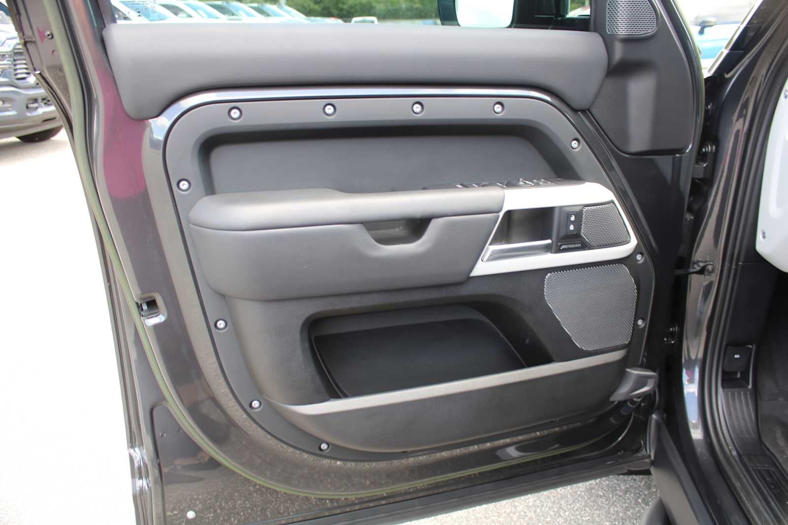 2023 Land Rover Defender S
