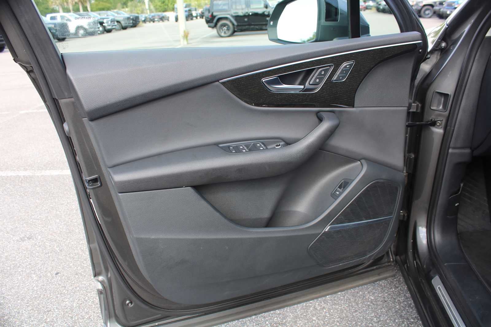 2022 Audi Q7 Premium Plus