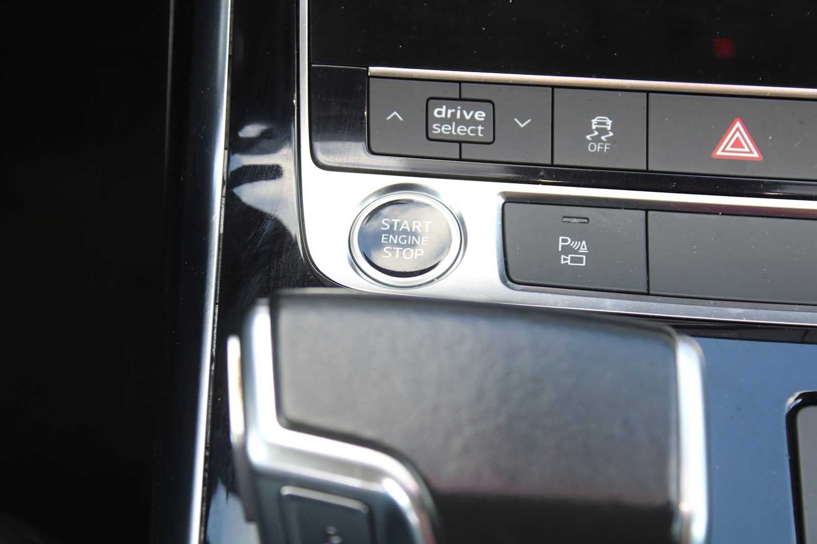 2022 Audi Q7 Premium Plus