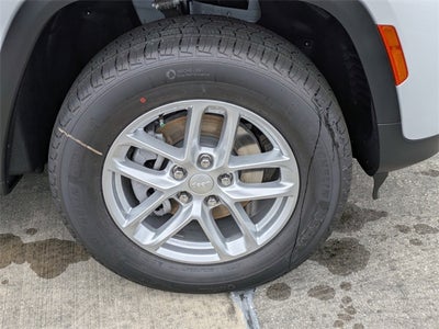 2025 Jeep Grand Cherokee Base