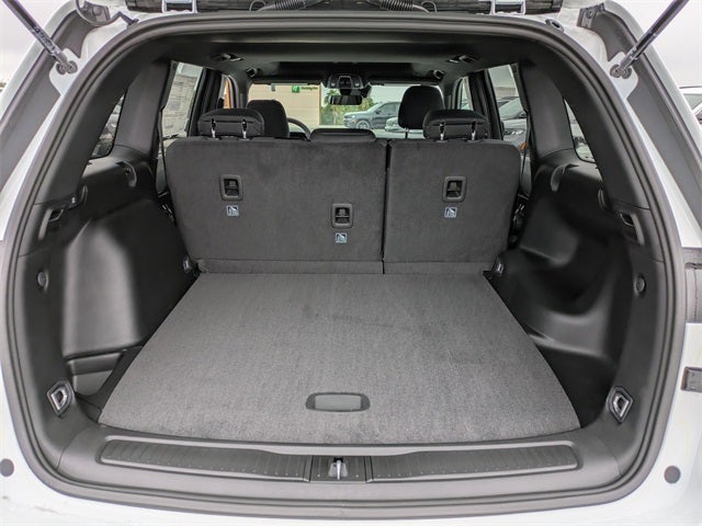 2025 Jeep Grand Cherokee Base