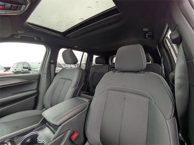 2025 Jeep Grand Cherokee Base