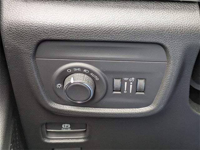 2025 Jeep Grand Cherokee Base