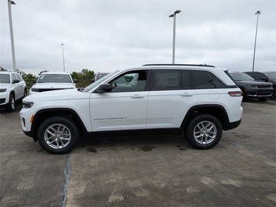 2025 Jeep Grand Cherokee Base