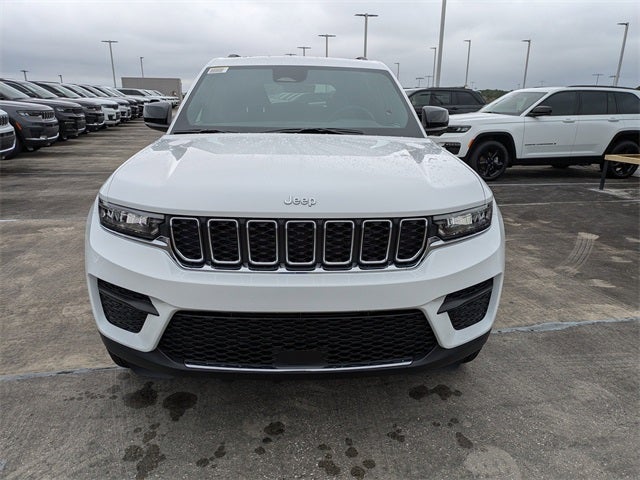 2025 Jeep Grand Cherokee Base