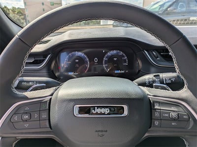 2025 Jeep Grand Cherokee Base