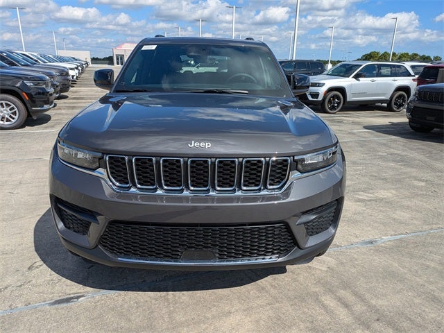 2025 Jeep Grand Cherokee Base