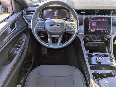 2025 Jeep Grand Cherokee Base