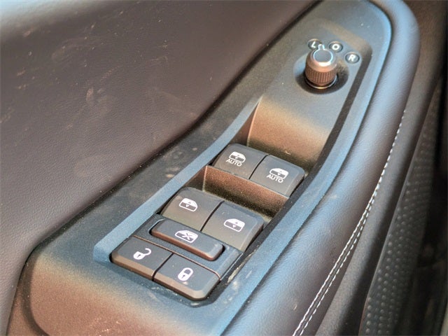 2025 Jeep Grand Cherokee Base