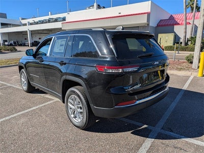 2025 Jeep Grand Cherokee Base
