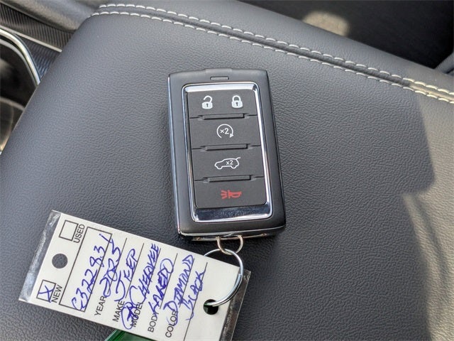 2025 Jeep Grand Cherokee Laredo X