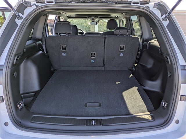 2025 Jeep Grand Cherokee Base