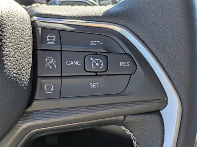 2025 Jeep Grand Cherokee Base