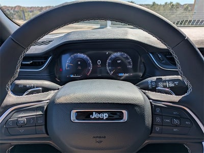 2025 Jeep Grand Cherokee Base