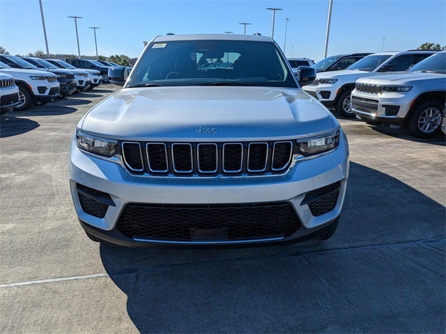 2025 Jeep Grand Cherokee Base