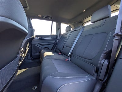 2025 Jeep Grand Cherokee Base