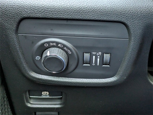 2025 Jeep Grand Cherokee Base