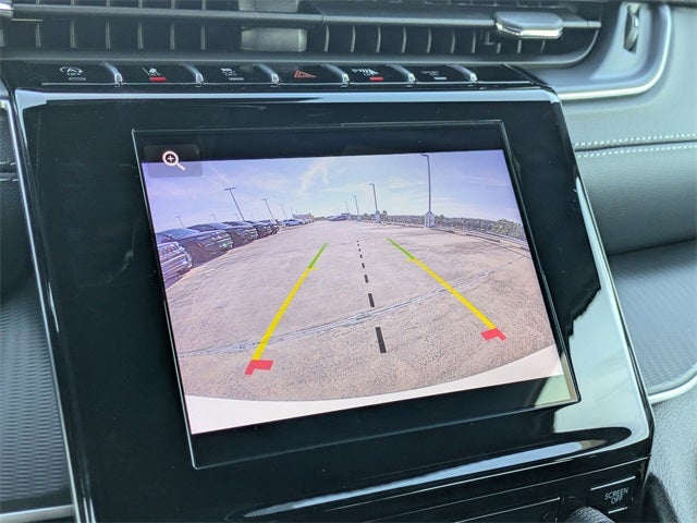 2025 Jeep Grand Cherokee Base