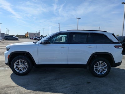 2025 Jeep Grand Cherokee Base