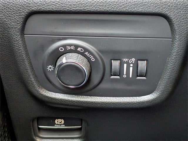 2025 Jeep Grand Cherokee Base