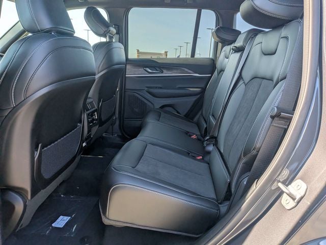 2026 Jeep Grand Cherokee Altitude