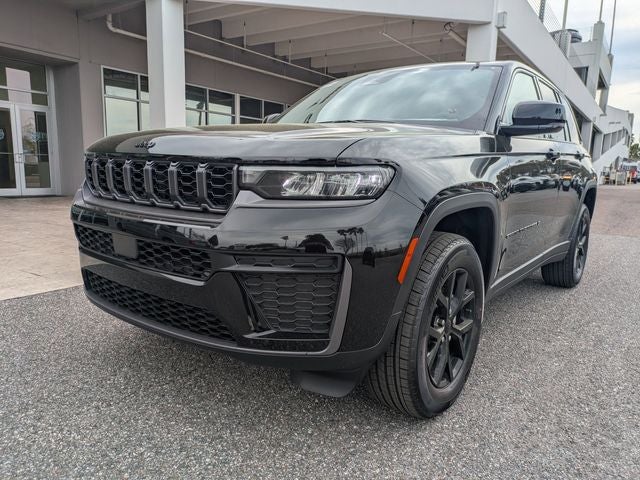 2026 Jeep Grand Cherokee Laredo