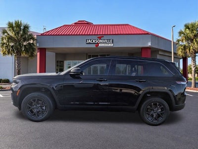 2027 Jeep Grand Cherokee Laredo Altitude