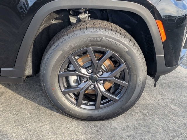 2027 Jeep Grand Cherokee Laredo Altitude