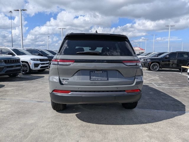 2027 Jeep Grand Cherokee Altitude
