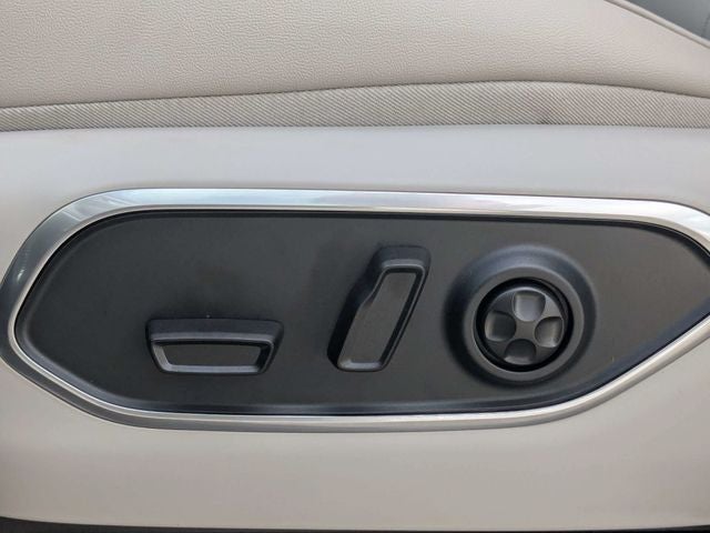 2026 Jeep Grand Wagoneer Base