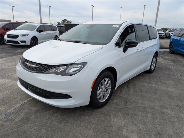 2026 Chrysler Voyager LX