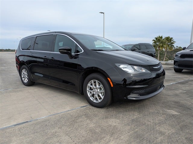 2026 Chrysler Voyager LX