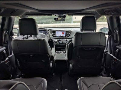 2027 Chrysler Pacifica Limited