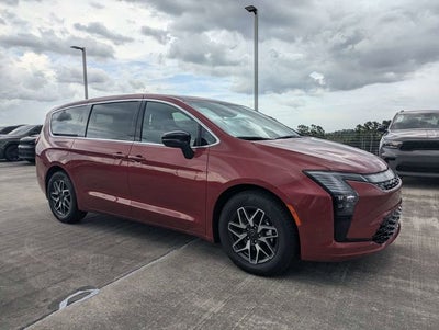 2027 Chrysler Pacifica Limited