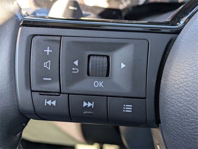 2023 Nissan Pathfinder SV