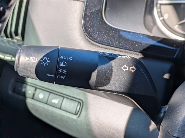 2023 Nissan Pathfinder SV